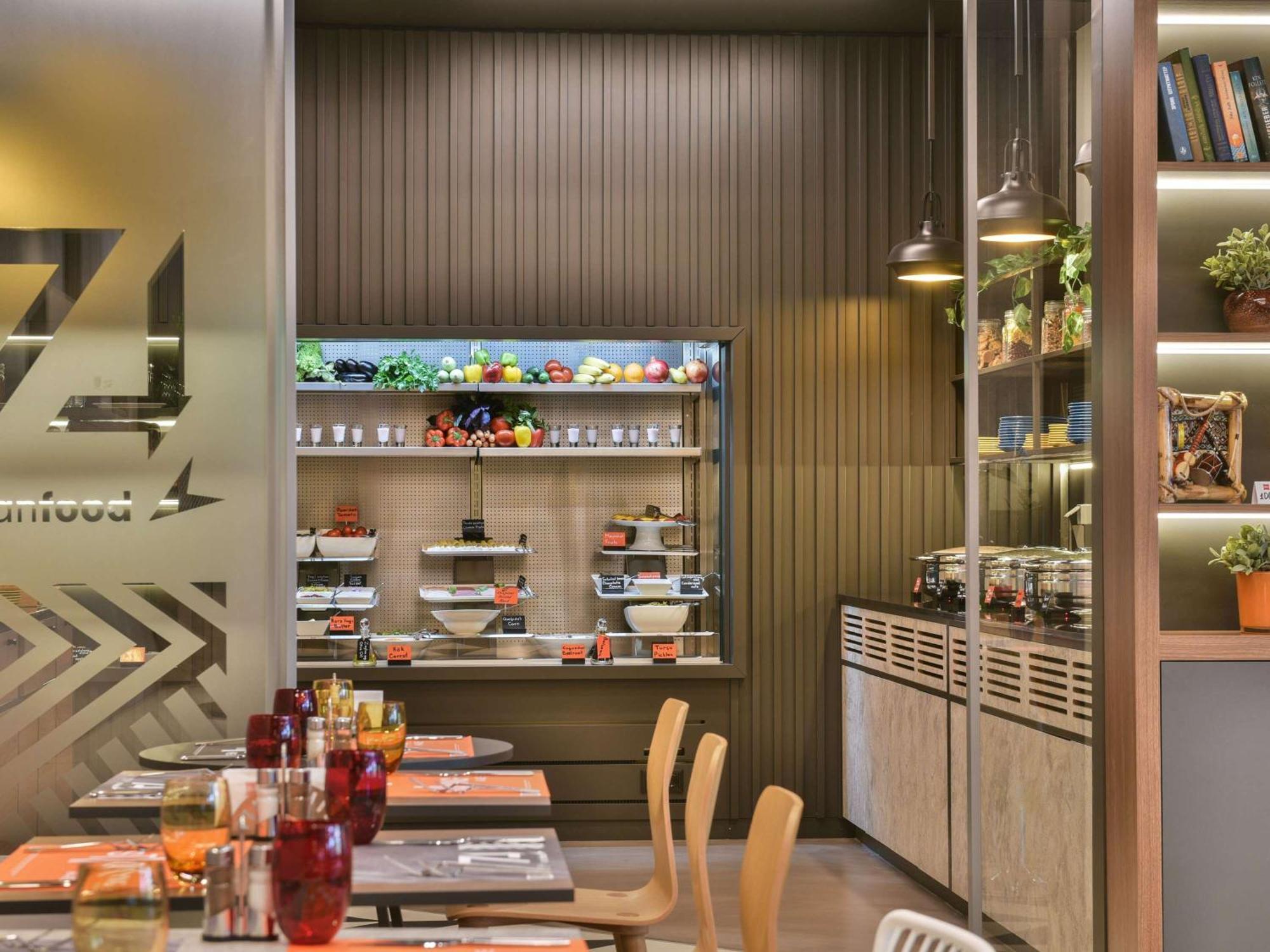 Ibis Baku City Kültér fotó