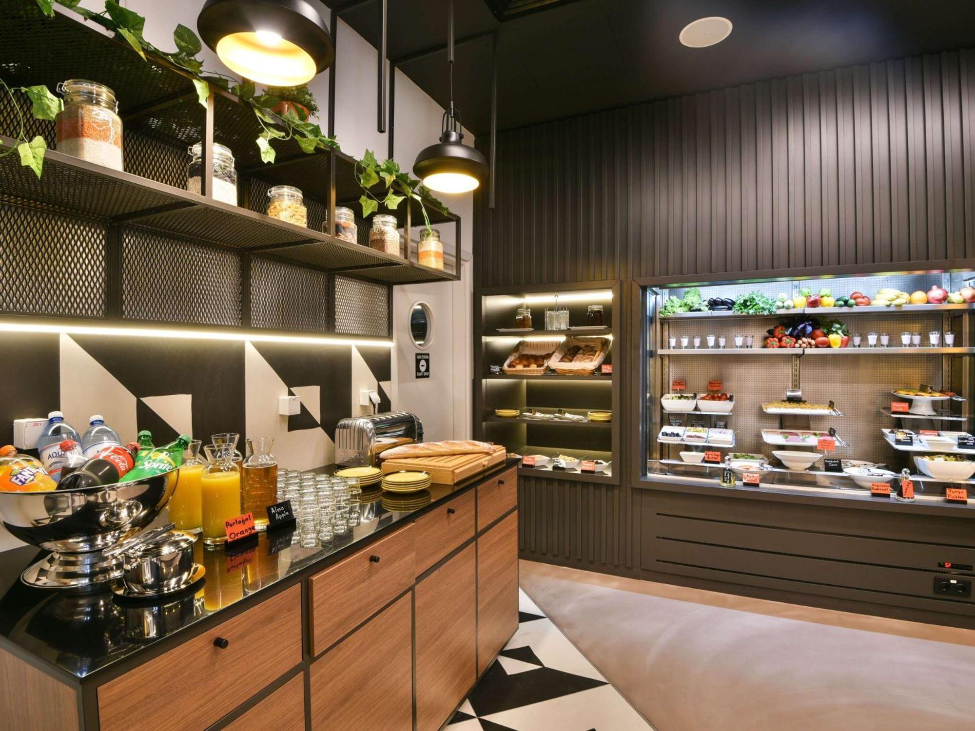 Ibis Baku City Kültér fotó